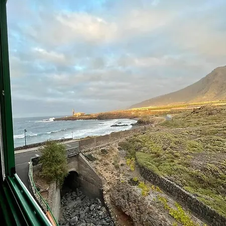Apt. Sea Views